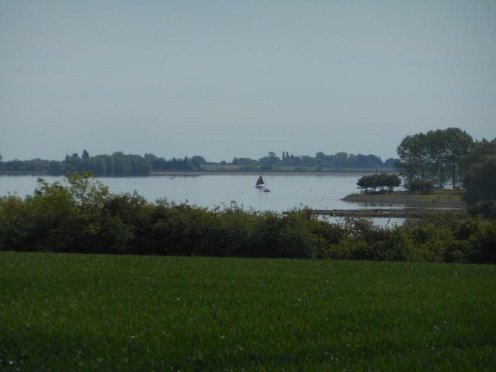 Grafham Water Lodge Экстерьер фото