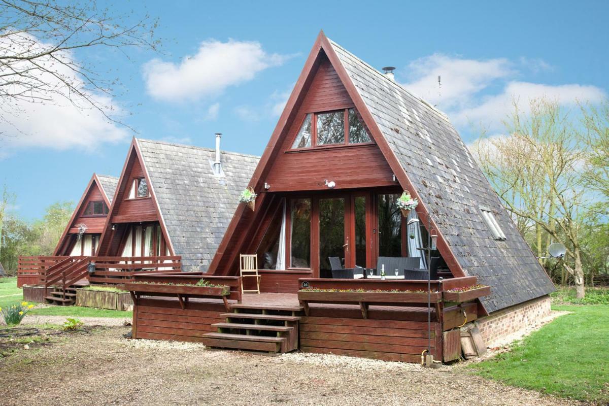 Grafham Water Lodge Экстерьер фото