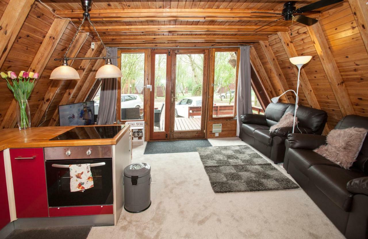 Grafham Water Lodge Экстерьер фото